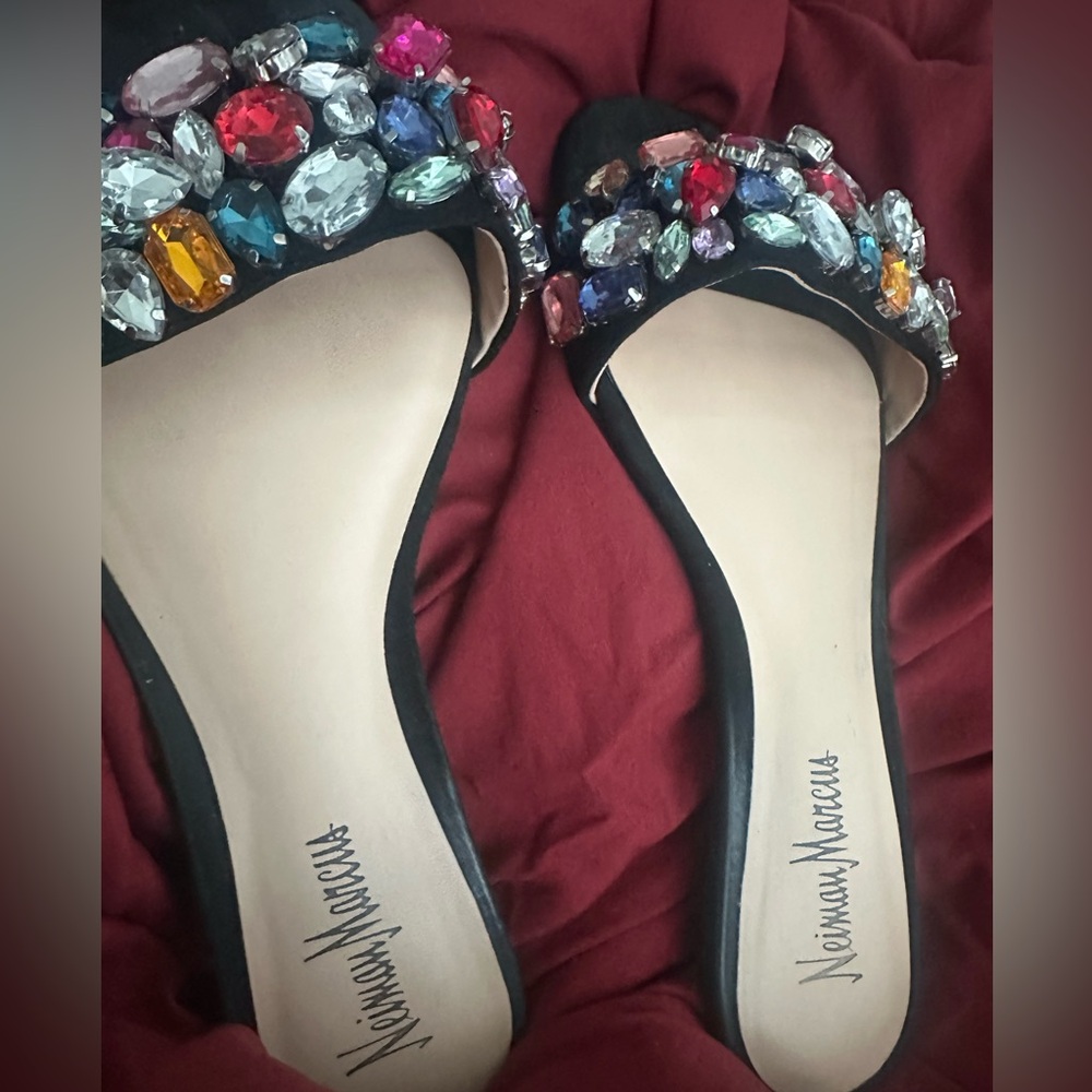 Neiman Marcus Star Crystal Embellished Suede Flat Sandals size 6.5